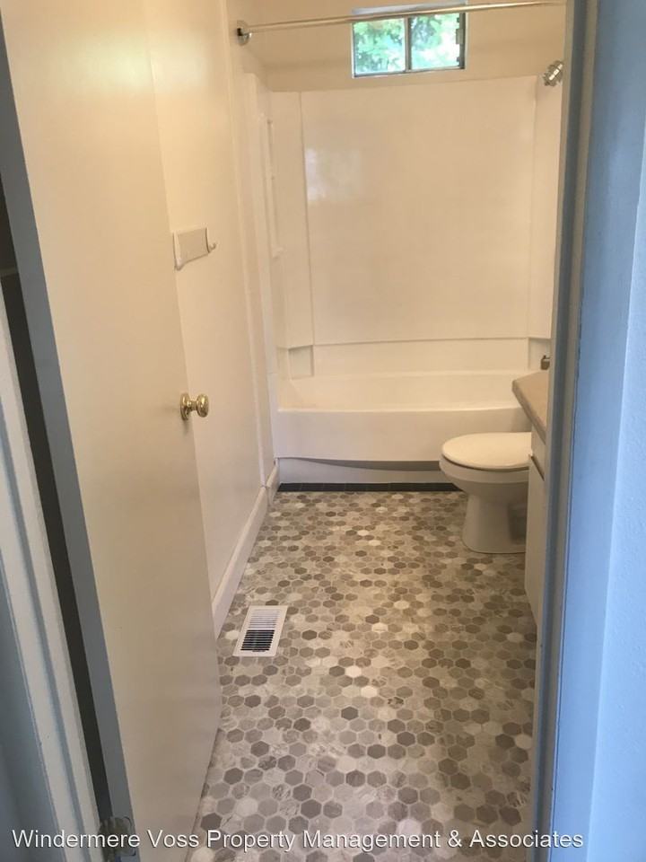 8916 Sw 14th Ave - Photo 3 of 10