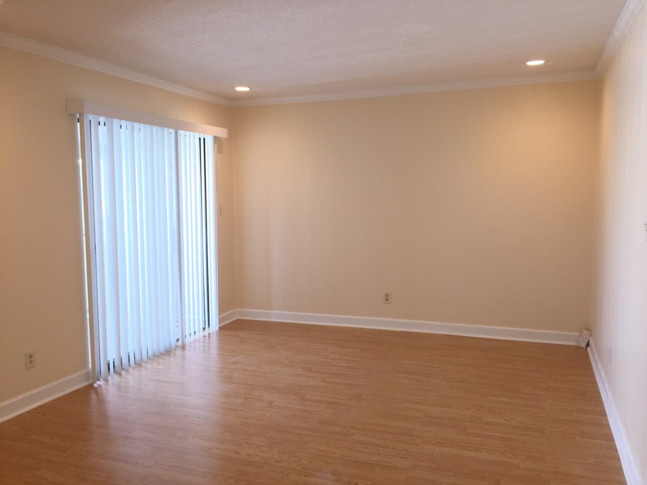 101 Old Ferry Rd #8D - Photo 4 of 19