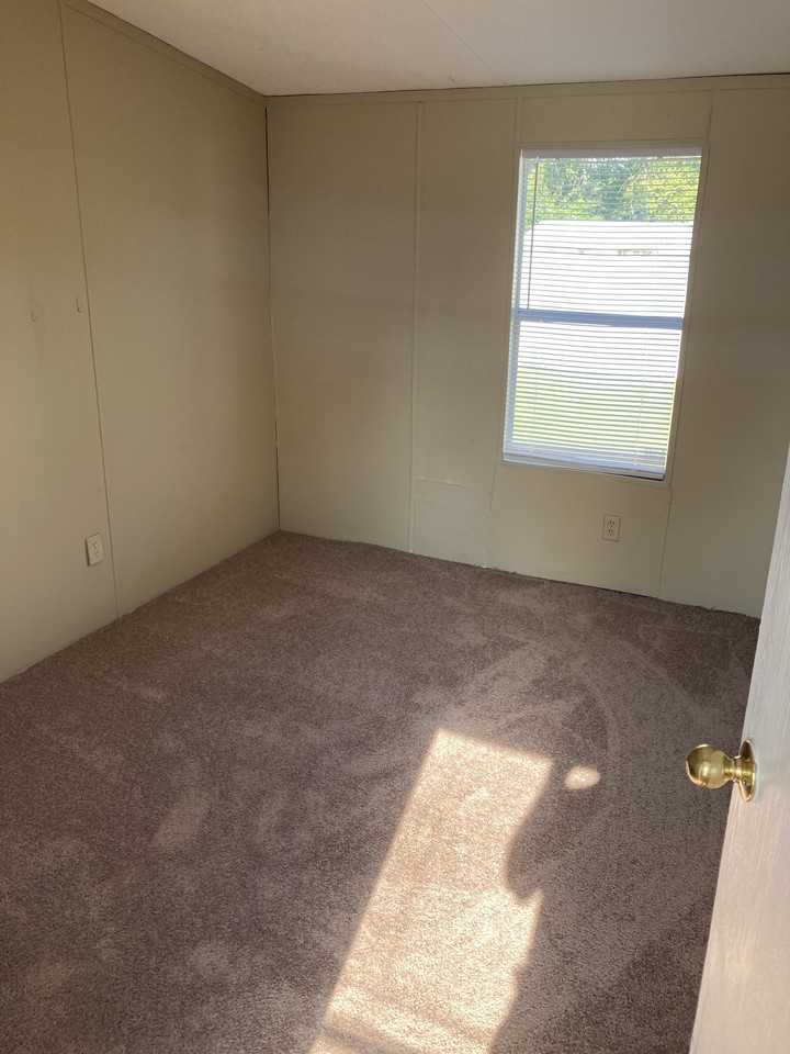 284 Linden Rd - Photo 3 of 12