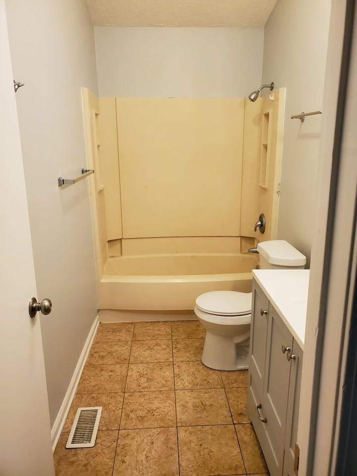 575 Holly Ct - Photo 2 of 12