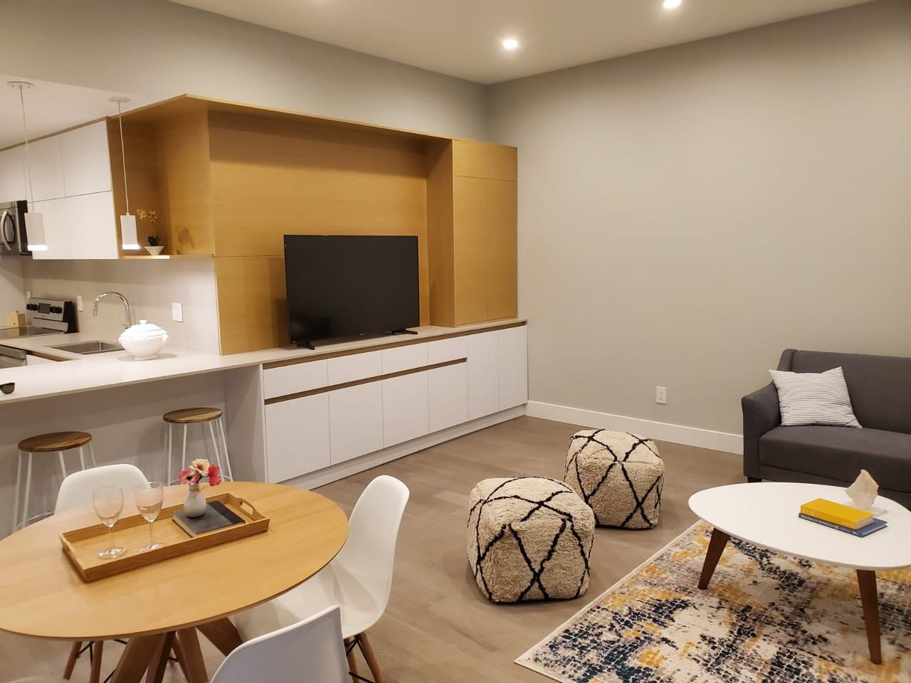 987 Beaumont Dr - Photo 2 of 7