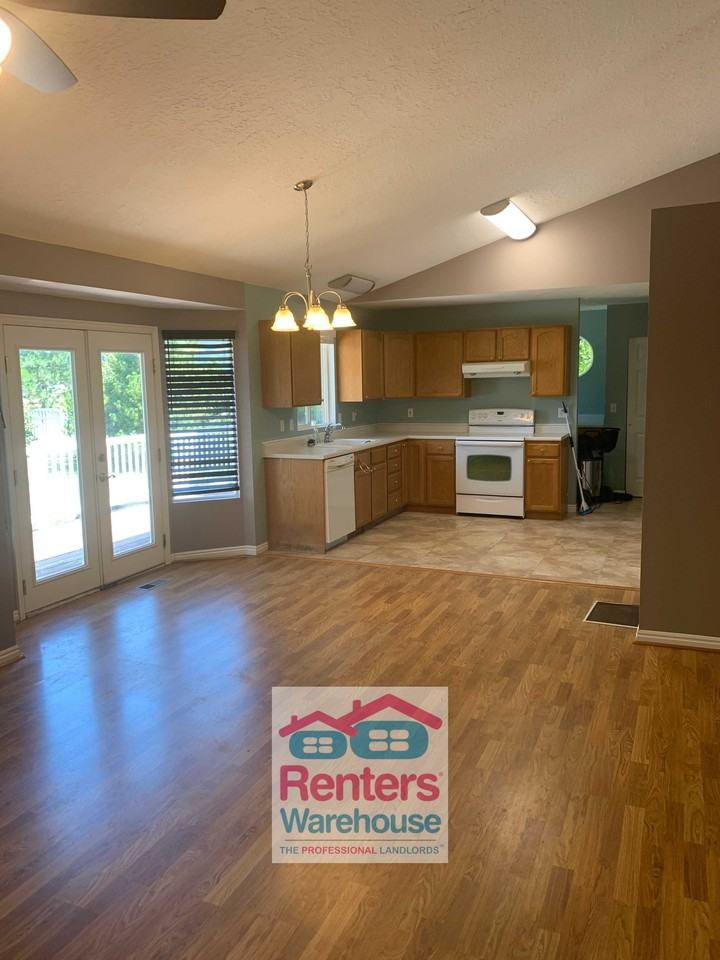 2732 W 1800 N - Photo 3 of 13