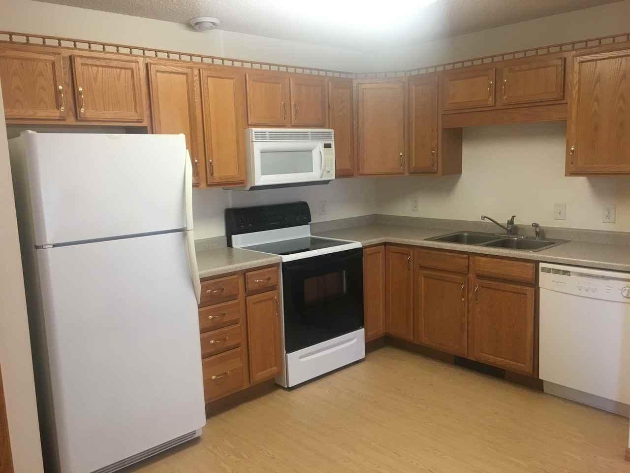 2385 94th Ave - Photo 2 of 11