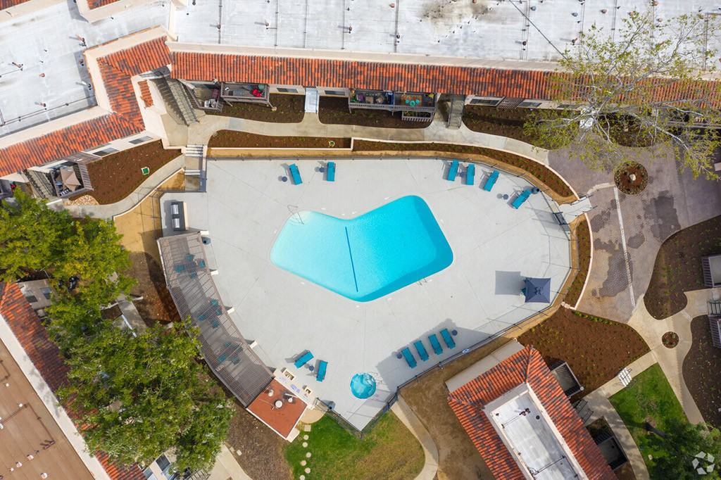 Charter Oaks Apartments 887 Saint Charles Dr, Thousand Oaks, CA 91360