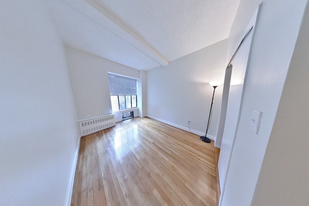 114 East 40th Street - Photo 3 of 36