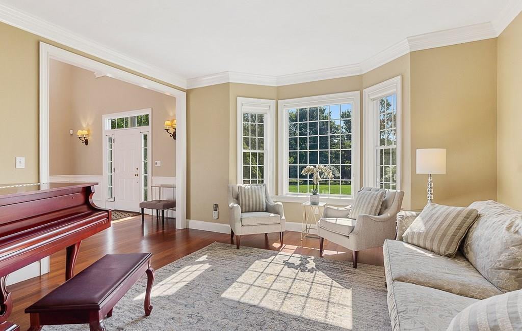 12 Joslin Ln - Photo 2 of 34