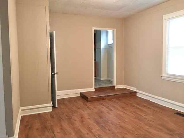 4720 Hamburg Avenue - Photo 3 of 10
