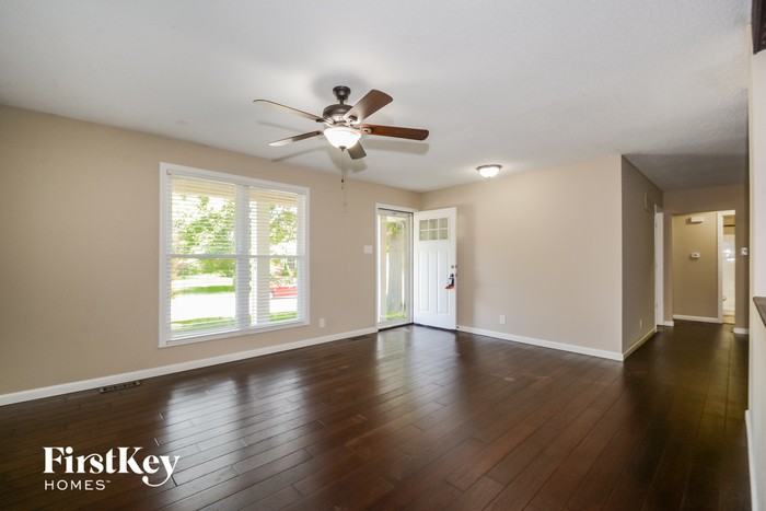 3 Oak Point Ct - Photo 3 of 15