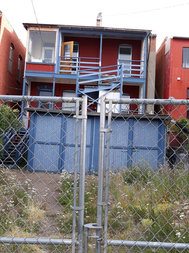 520 West Mercury Street - Photo 4 of 12