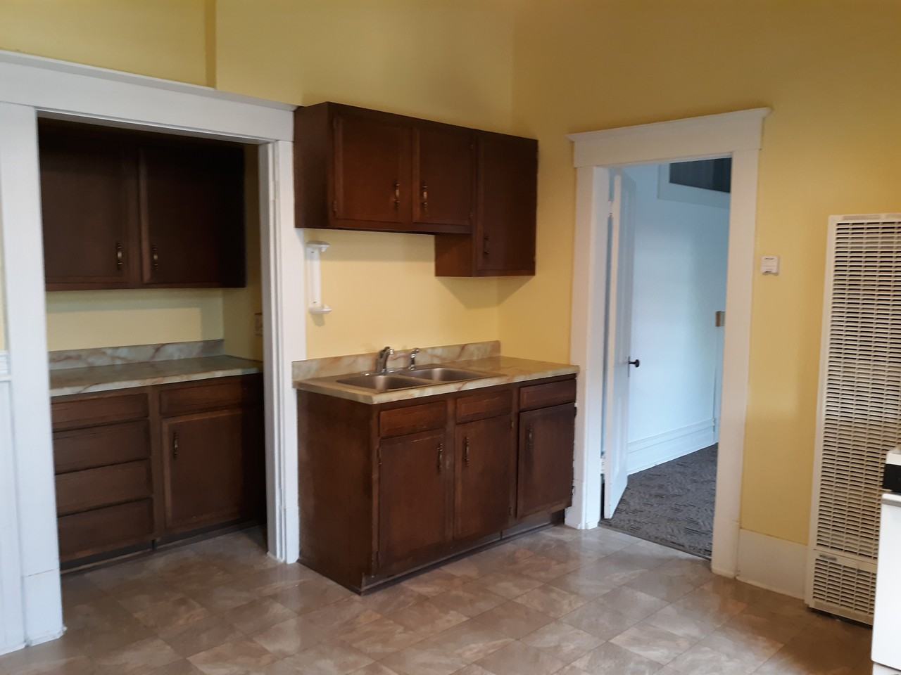 520 West Mercury Street - Photo 7 of 12