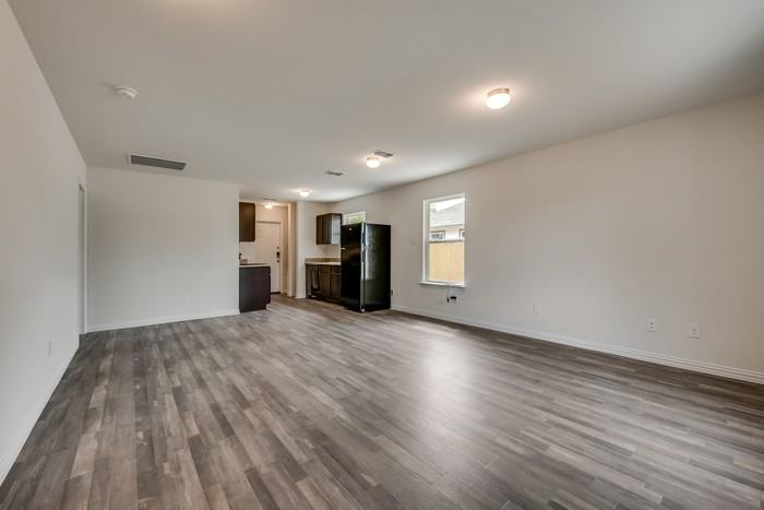 3210 N Hampton St - Photo 3 of 23