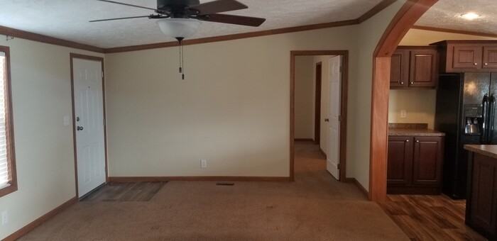 711 W Cj Thomas Rd - Photo 2 of 22