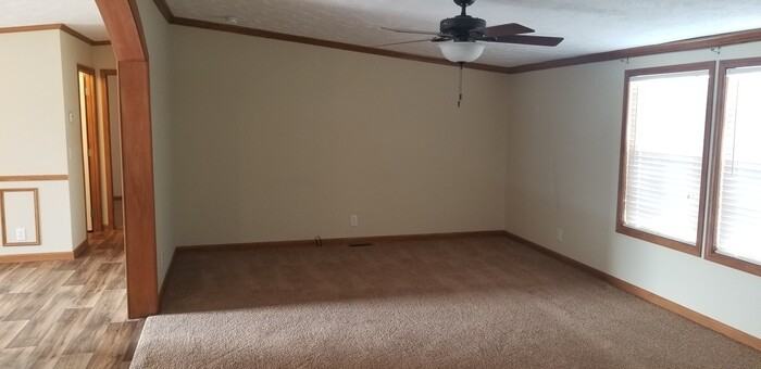 711 W Cj Thomas Rd - Photo 3 of 22