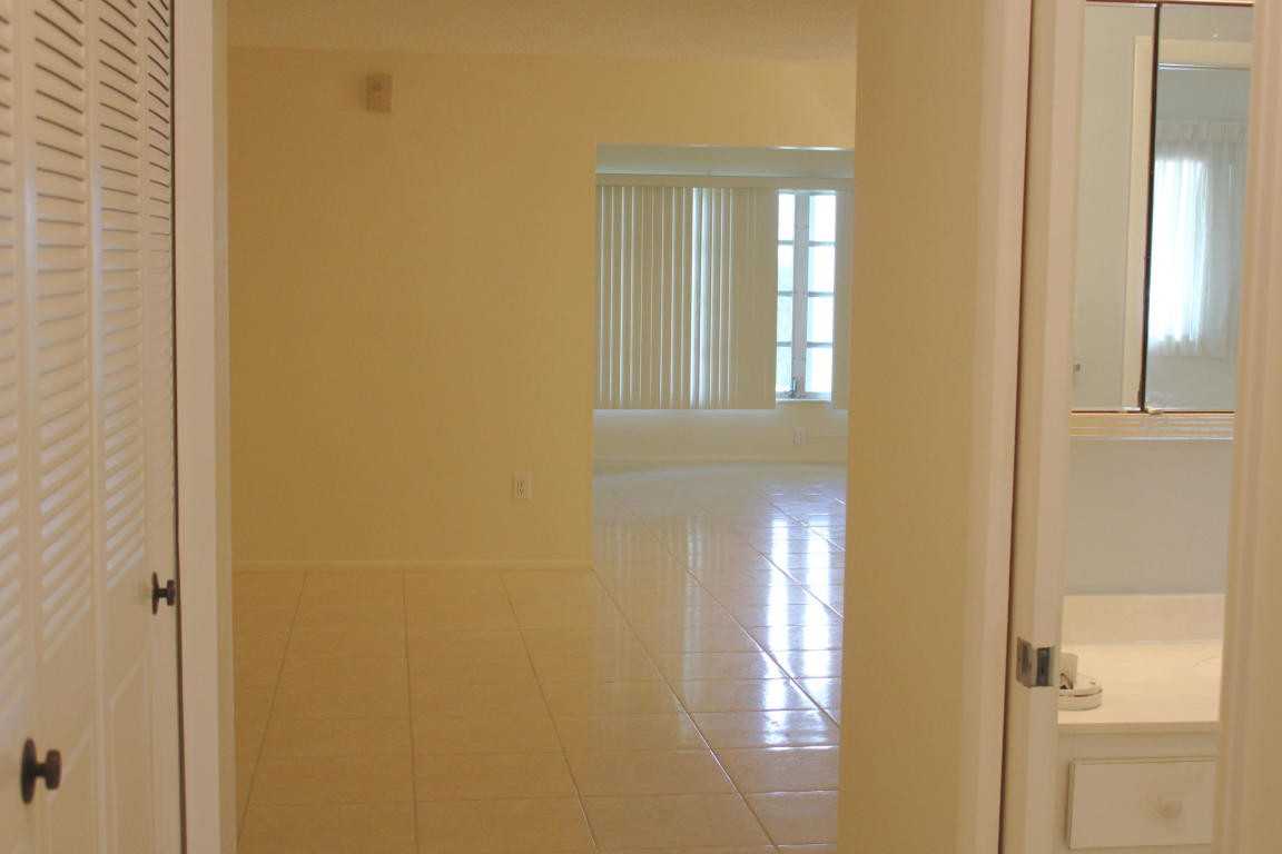 2886 Fernley Dr E - Photo 2 of 29