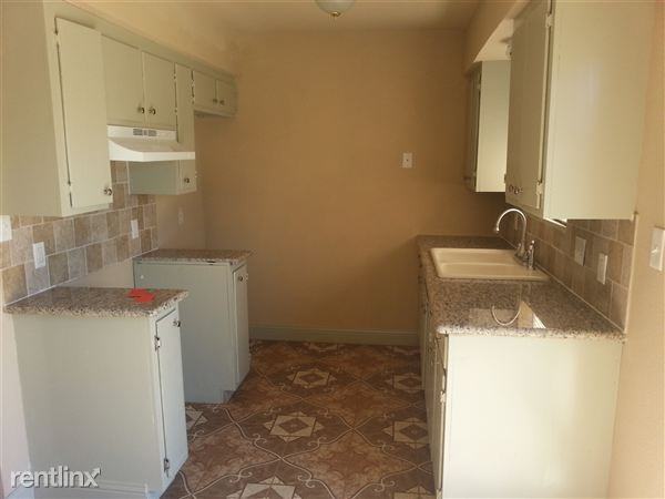 1090 Grant St - Photo 3 of 5