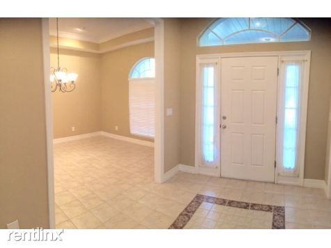 5213 Pine Rockland Ave - Photo 3 of 10