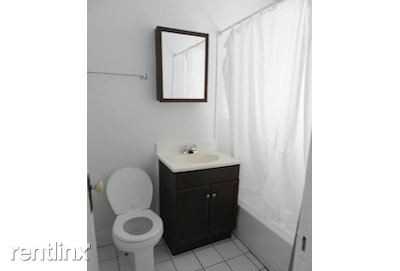 N Sheridan/E Eastlake Terrace Apartments in Rogers Park, Chicago, IL