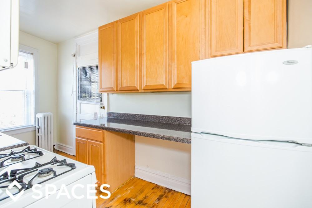 1416 W Hutchinson - Photo 2 of 13