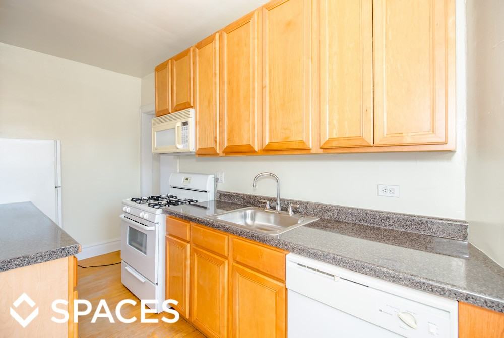 1416 W Hutchinson - Photo 3 of 13