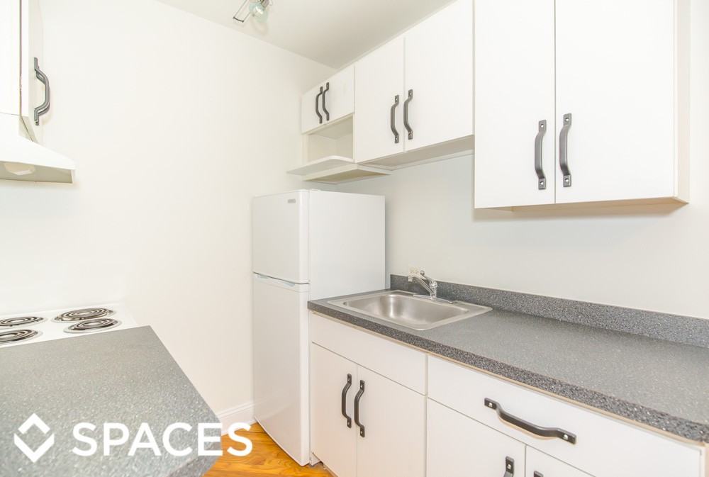 840 W Montrose Ave - Photo 2 of 7