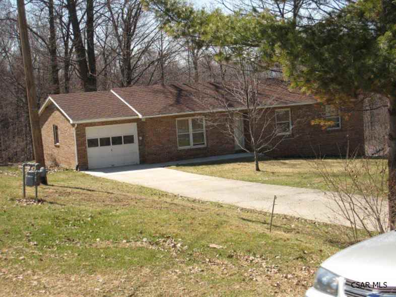 224 Hostetler Rd, Johnstown, PA 15904 3 Bedroom Apartment for 900