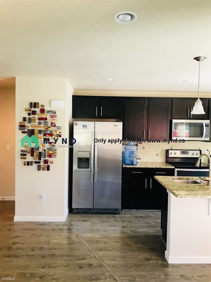 1786 Aspen Meadows Cir - Photo 2 of 18
