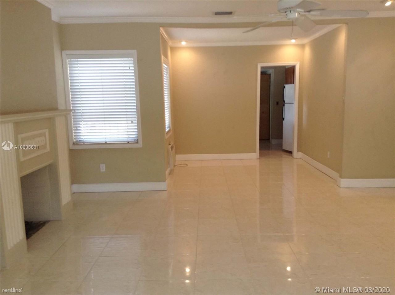 3035 Sw 27th Ter - Photo 2 of 14
