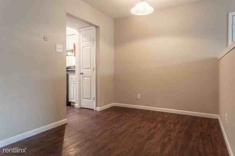 3819 Meeks Dr I2 - Photo 3 of 10