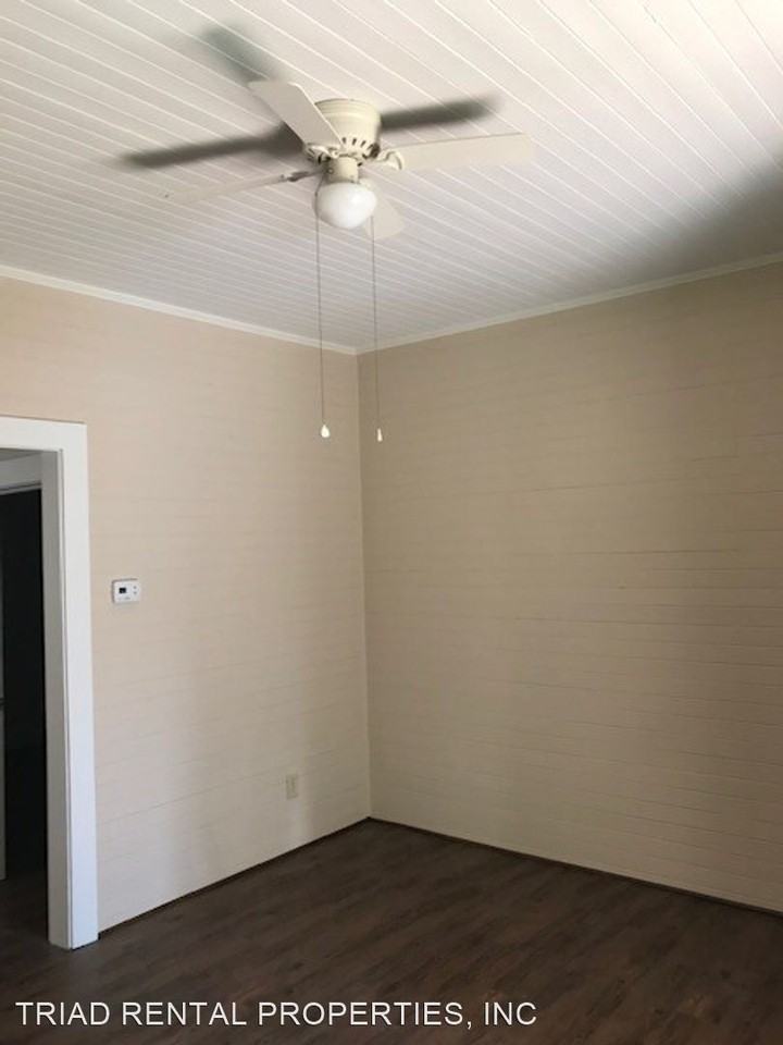 822/824 HIGH RIDGE ST. - Photo 2 of 9