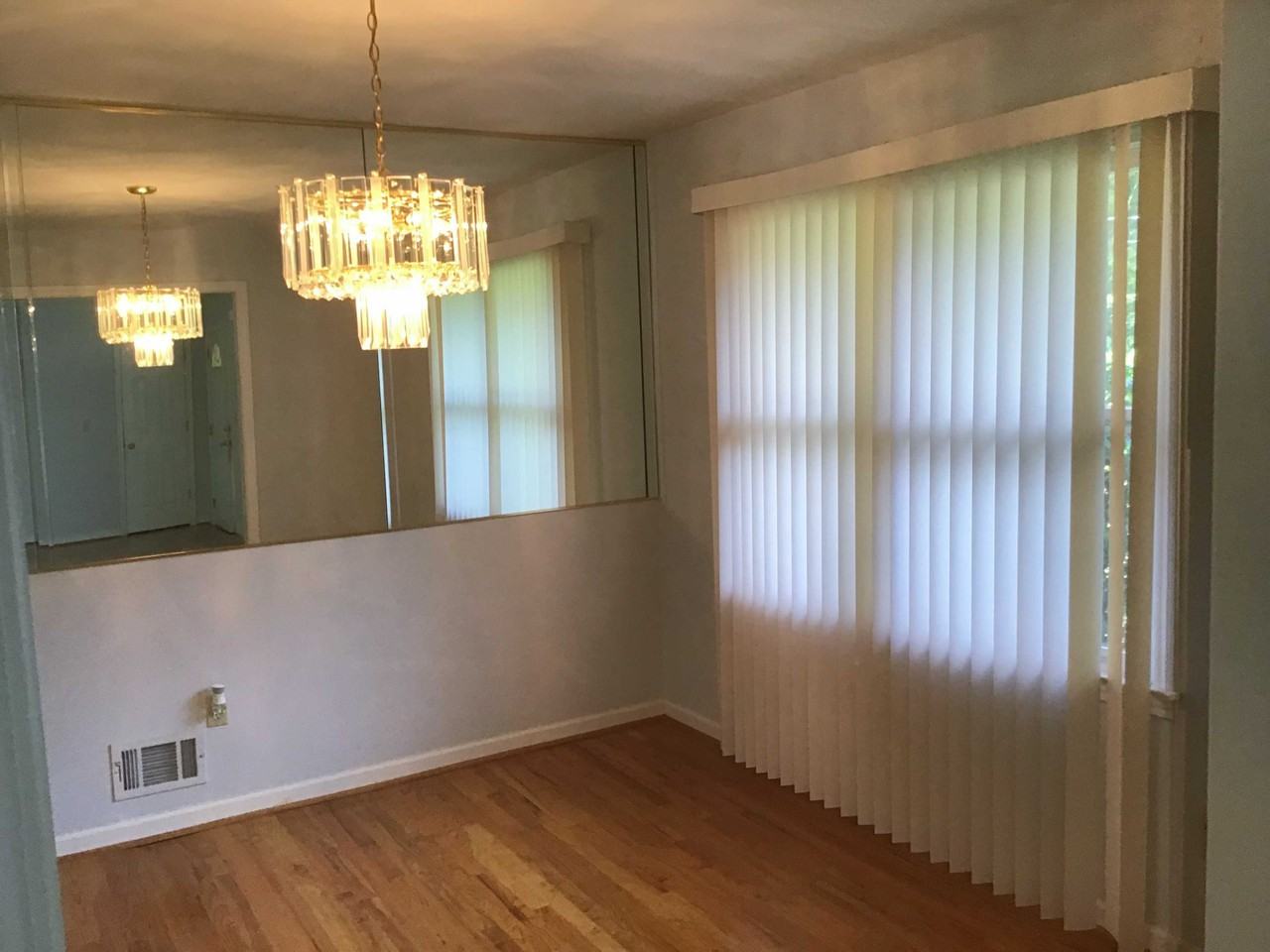 4598 Bakers Ferry Rd Sw - Photo 3 of 18