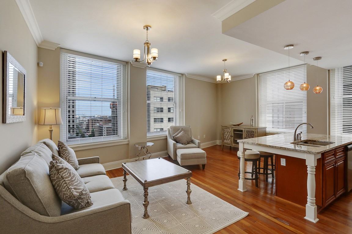 Four Winds New Orleans - Photo 3 of 29