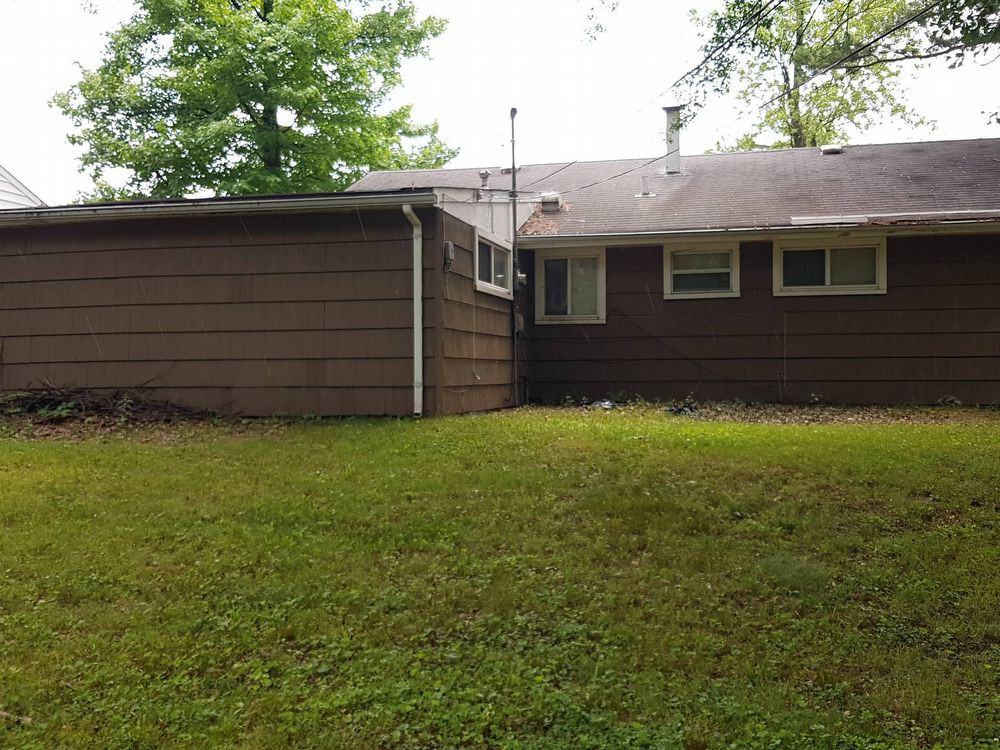 5570 5570 Winchelsea Drive - 1 - Photo 3 of 11