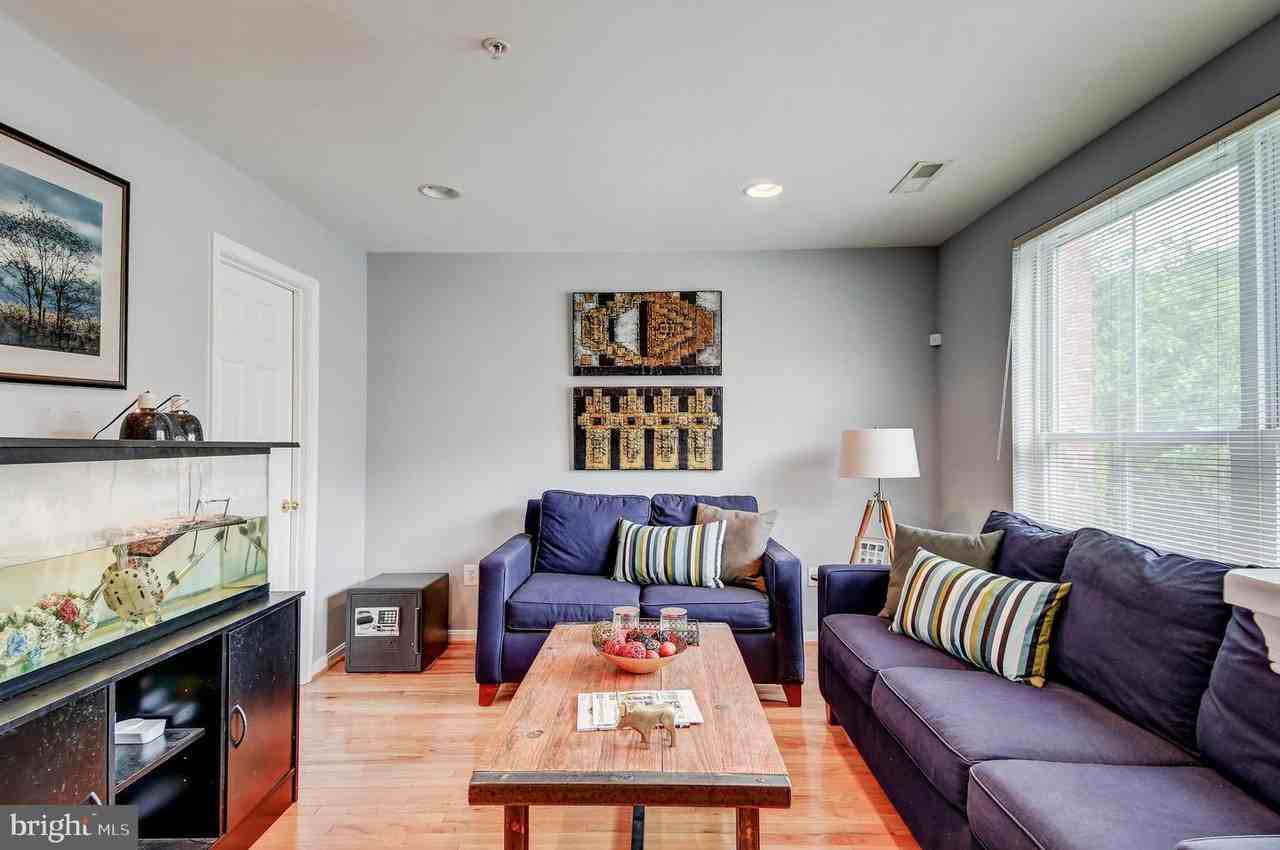 2084 Clipper Park Rd - Photo 3 of 36