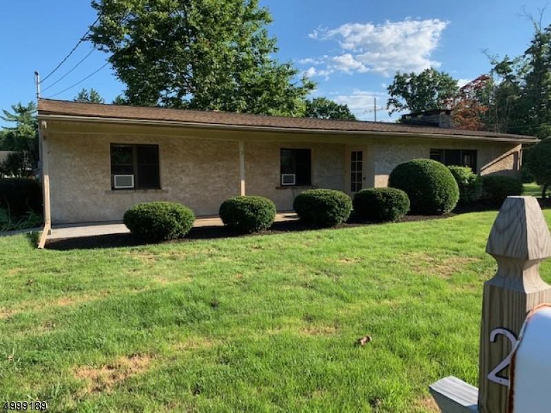 2 Larison Ln - Photo 3 of 20