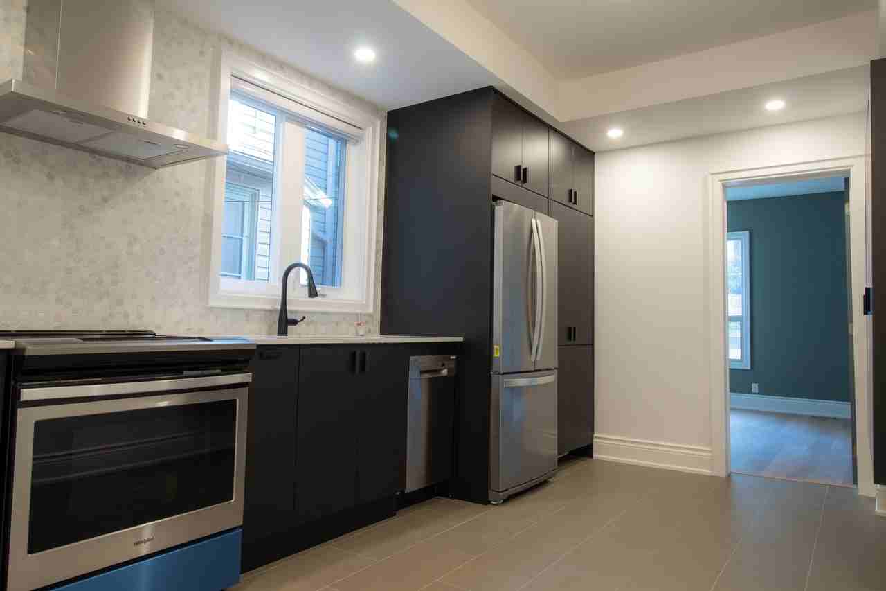 282 Markham Street #Main - Photo 4 of 15