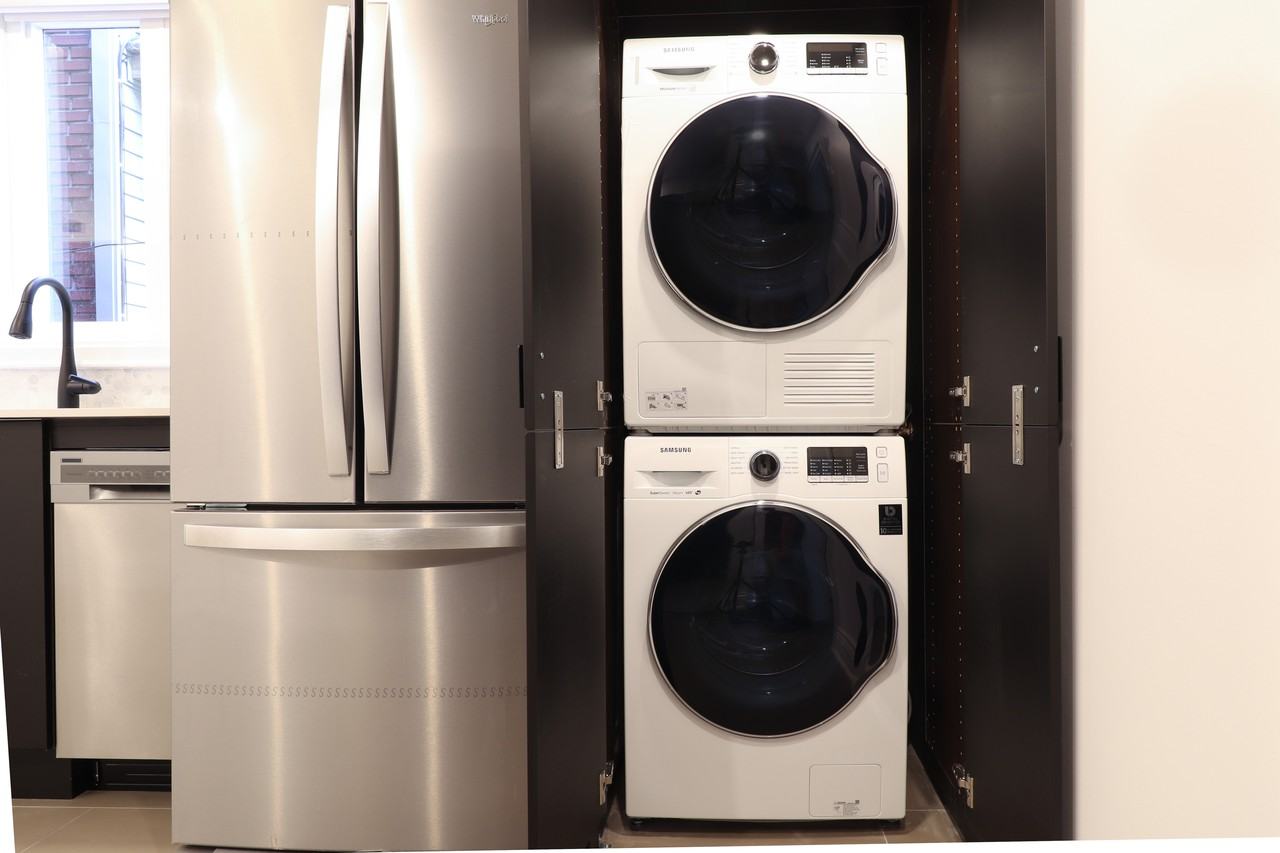 282 Markham Street #Main - Photo 5 of 15