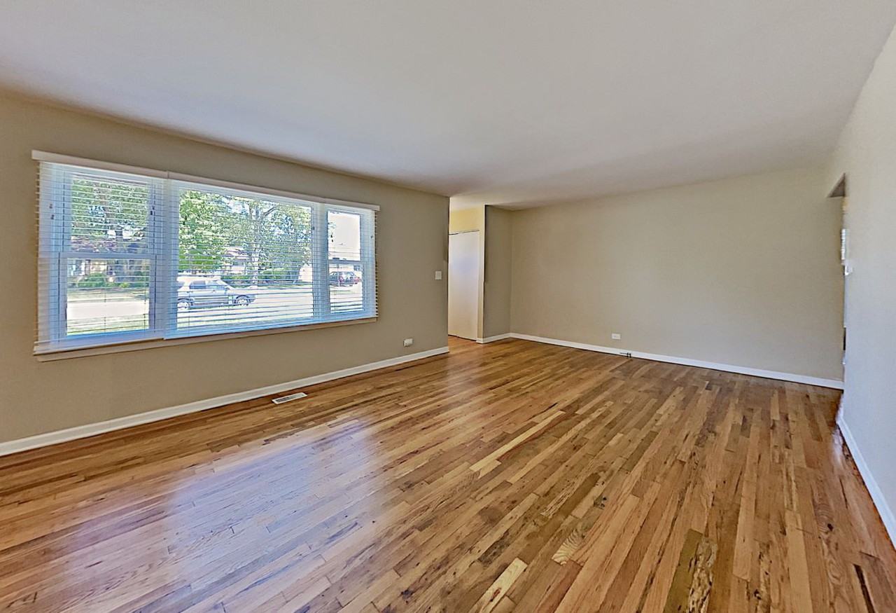 145 Carthage Ln - Photo 3 of 17