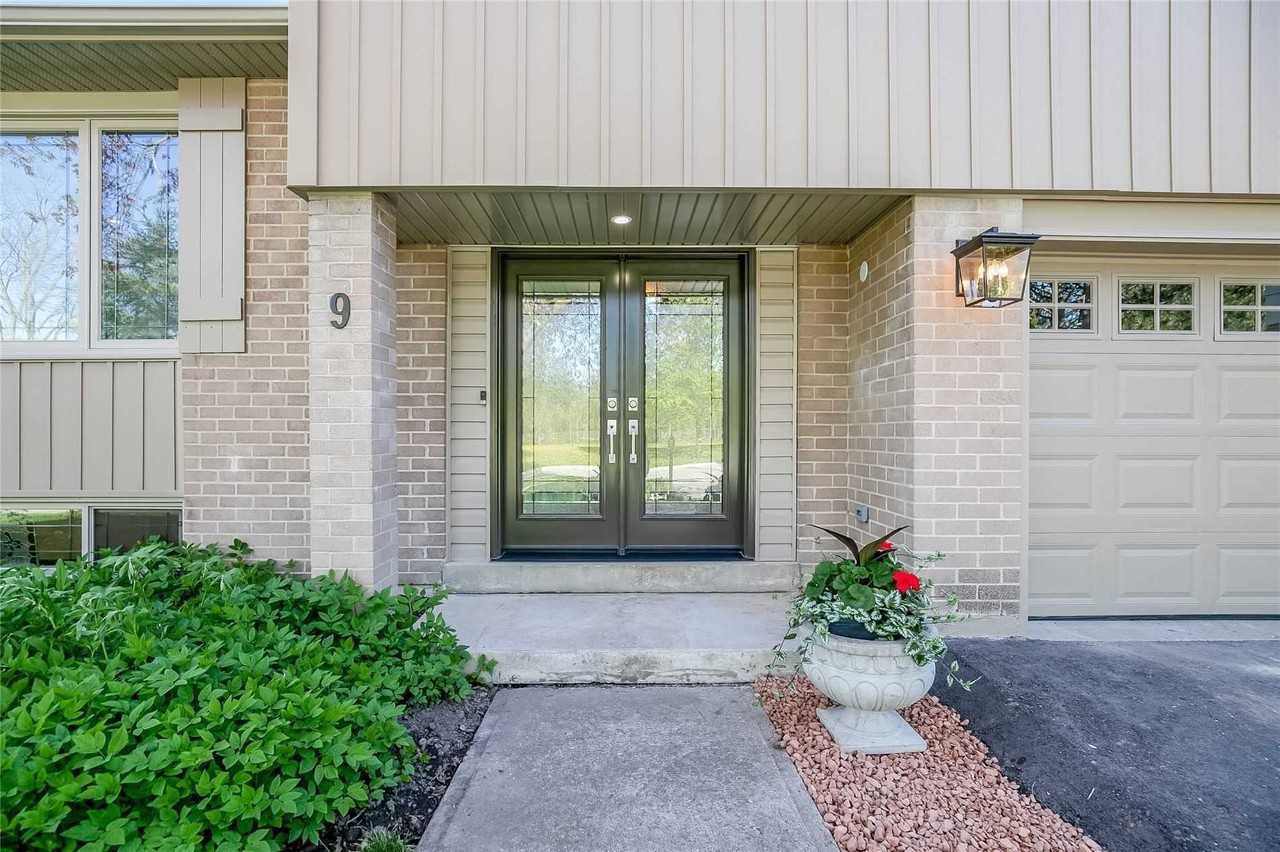 9 Cedar Crescent - Photo 2 of 4