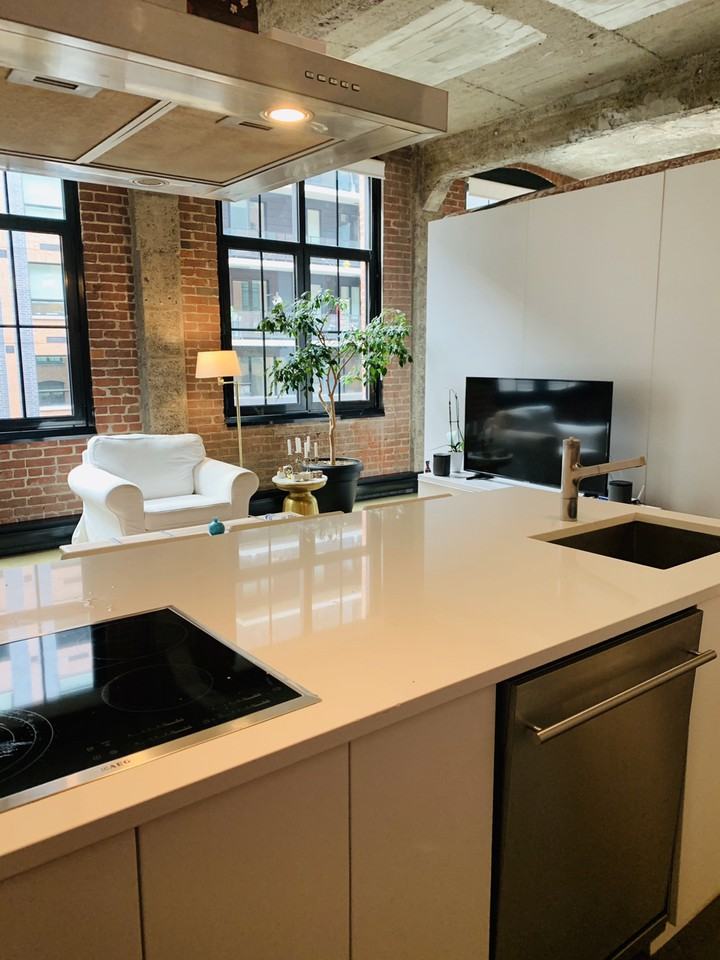 1070 Rue de Bleury #405