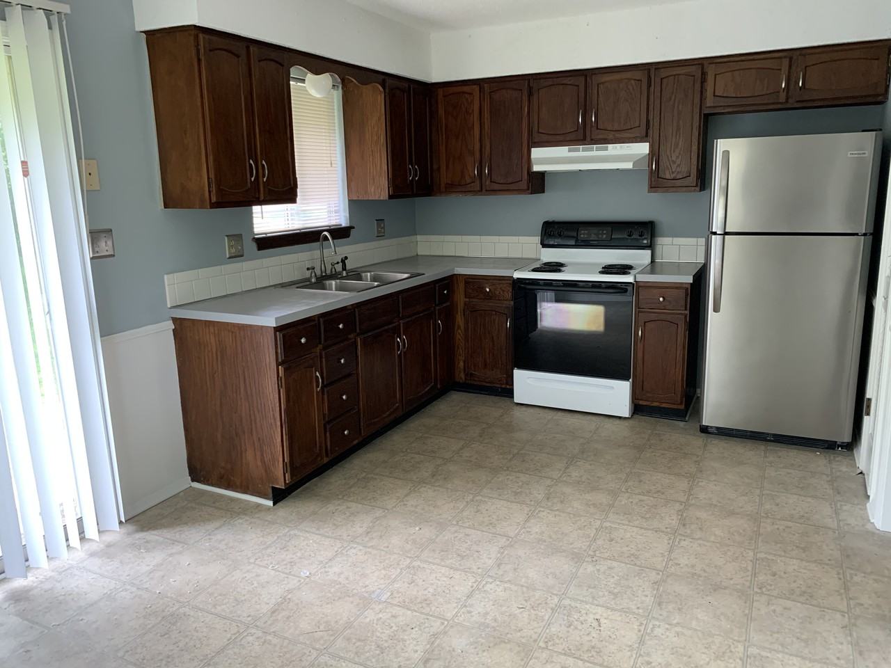 1408 South Franklin Avenue - Photo 2 of 11