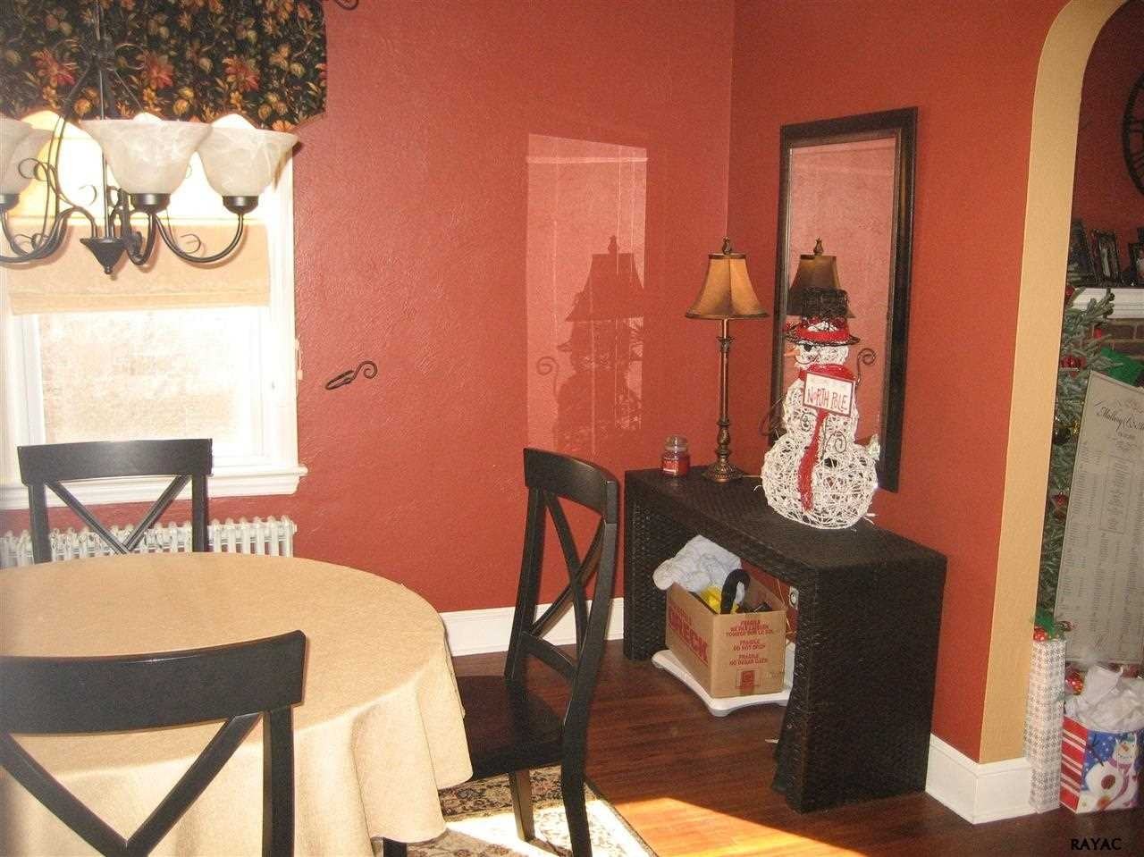 816 Moffett Ln - Photo 3 of 19