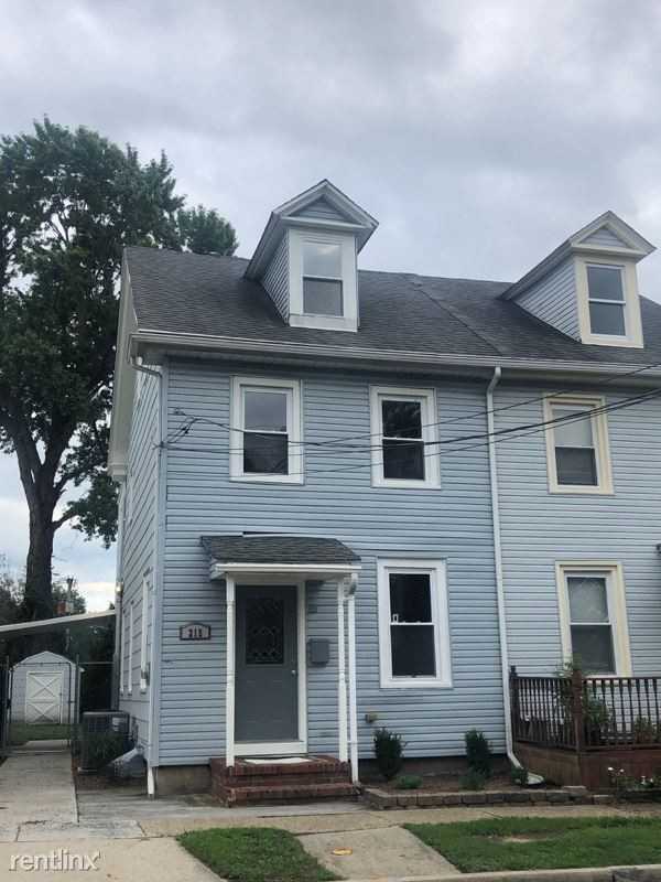 215 Buttonwood St - Photo 2 of 14