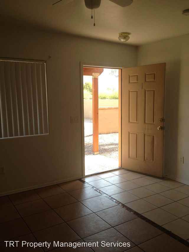 1040 E. IRWIN PLACE - Photo 2 of 10