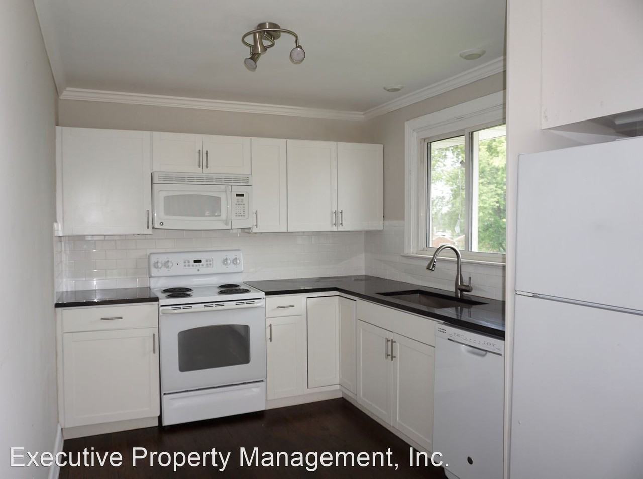 867 Plymouth Rd - Photo 3 of 7