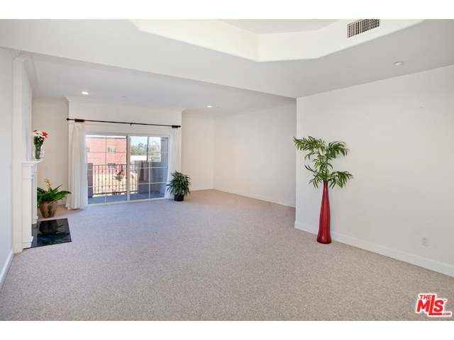 1271 Federal Ave #201 - Photo 2 of 20