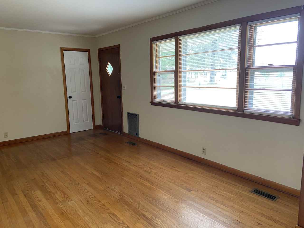 1010 Mccord Dr - Photo 2 of 21