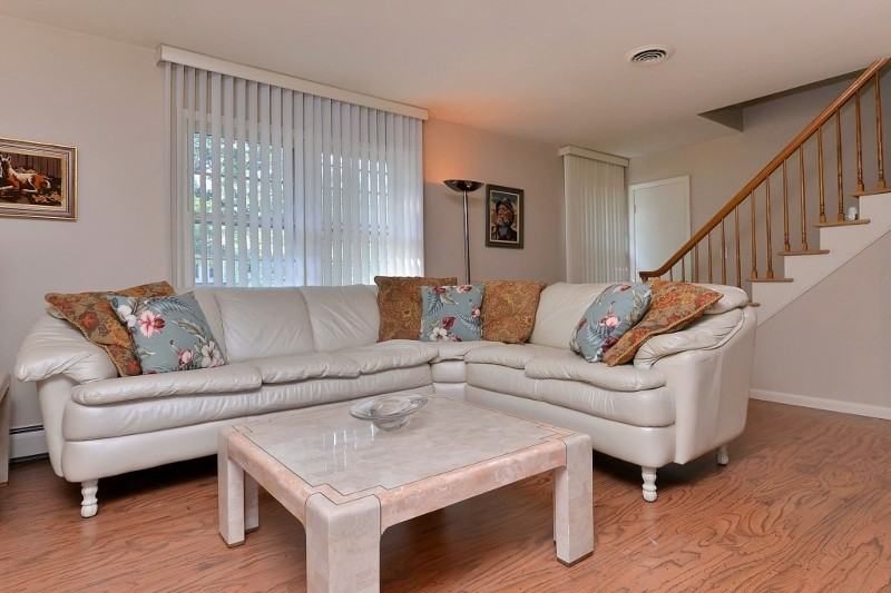 971 Ridgewood Blvd E - Photo 2 of 13