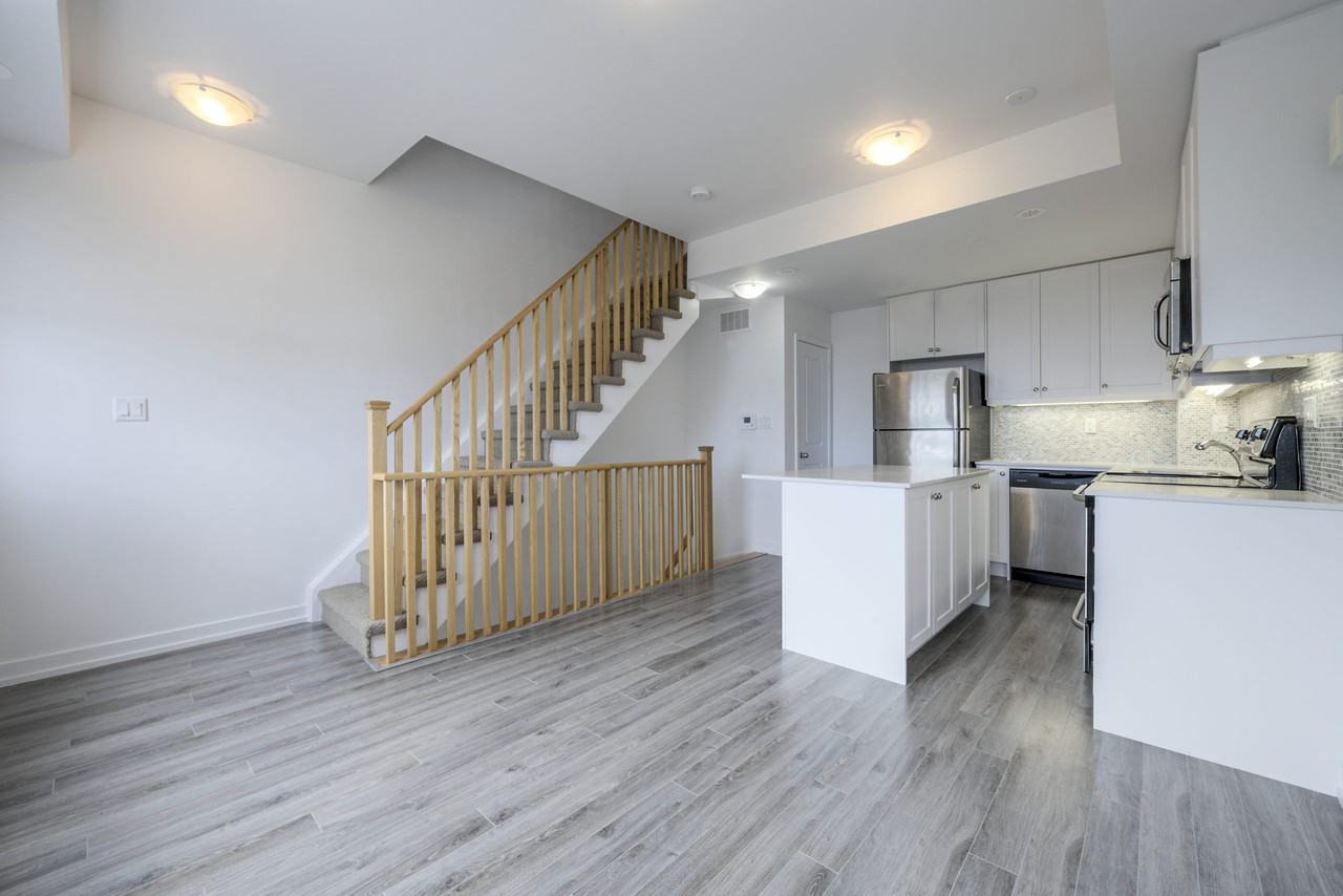 60 Winston Park Blvd - Photo 2 of 18