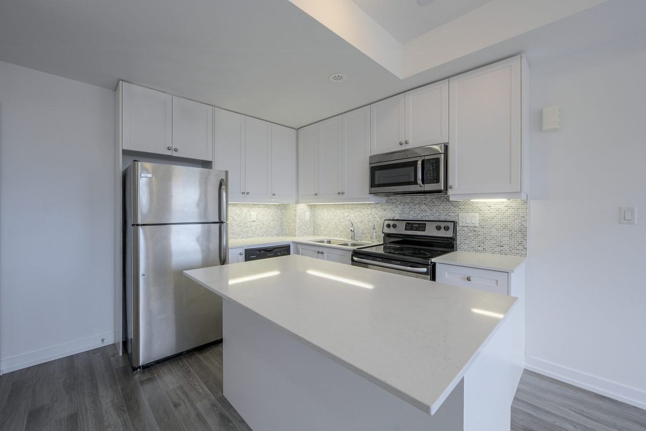 60 Winston Park Blvd - Photo 3 of 18