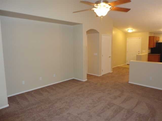 10032 W Preston Ln - Photo 2 of 15